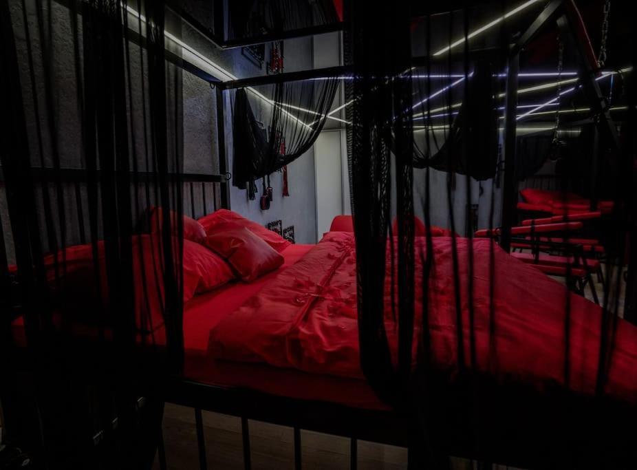 Bdsm Apartman V Bratislave -Adults Only 布拉迪斯拉发 外观 照片