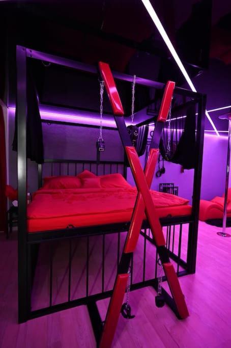 Bdsm Apartman V Bratislave -Adults Only 布拉迪斯拉发 外观 照片