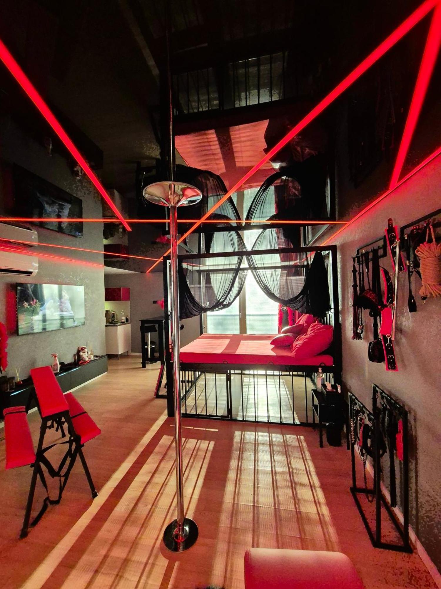 Bdsm Apartman V Bratislave -Adults Only 布拉迪斯拉发 外观 照片