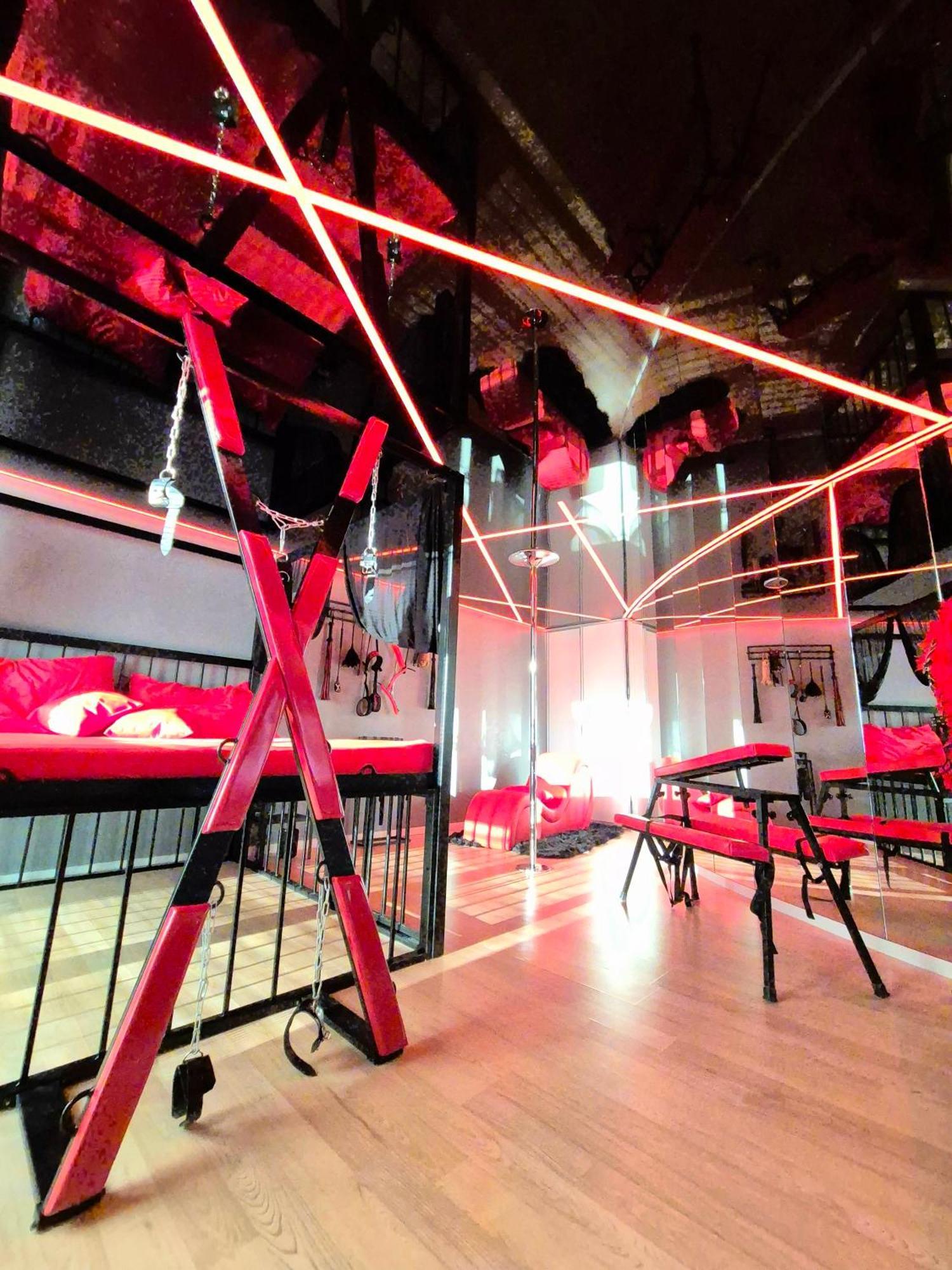 Bdsm Apartman V Bratislave -Adults Only 布拉迪斯拉发 外观 照片